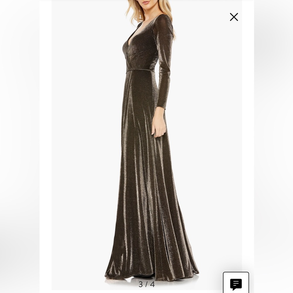 Sparkle Long Sleeve Gown
Mac Duggal
$398.00Current Price